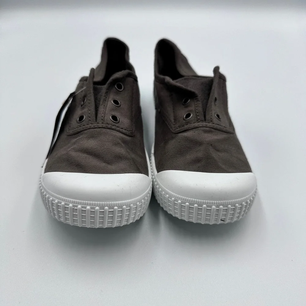 Victoria Slip On Sneakers Kids Taupe NWT Size 32 US 1 Model 06627